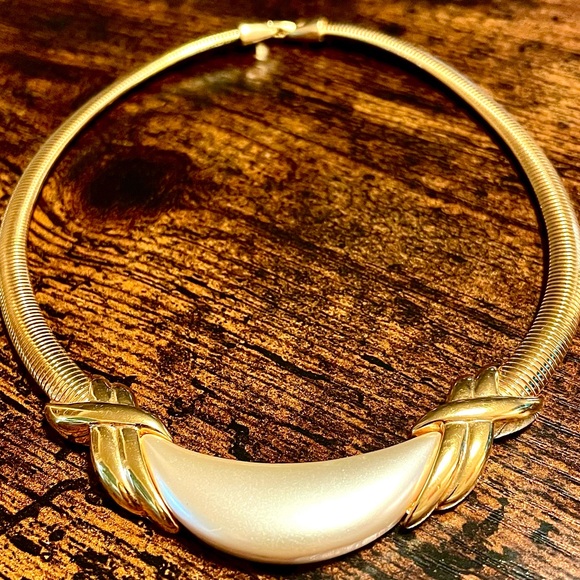 Napier Vintage Collar Statement Necklace w/ White Enamel Center | 1980s - Picture 3 of 11